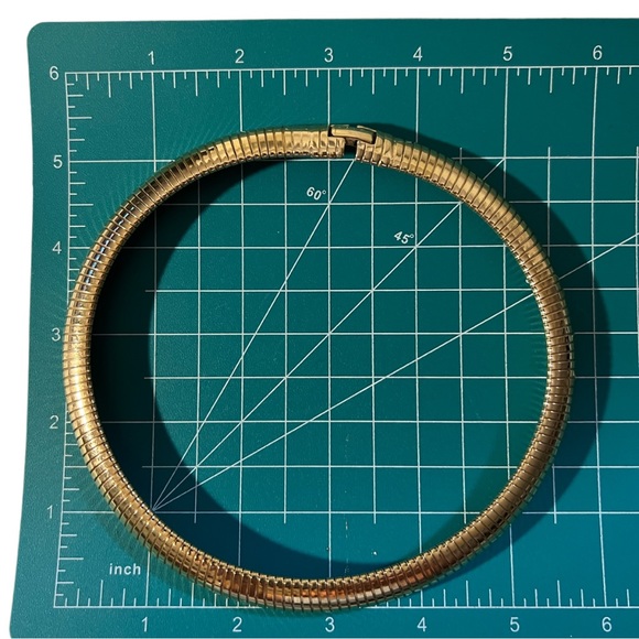 Ellen Kiam Signed Omega Comb Teeth Gold Tone Collar - Picture 10 of 13